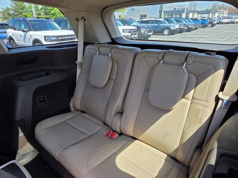 Used 2021 Lincoln Aviator Reserve w/ Equipment Group 201A AWD/4WD image 10