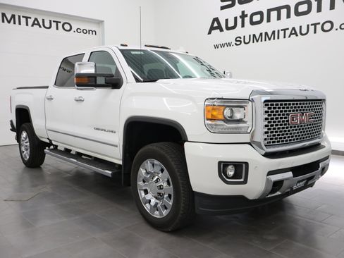 Used 2016 GMC Sierra 2500 Denali w/ Duramax Plus Package AWD/4WD image 2