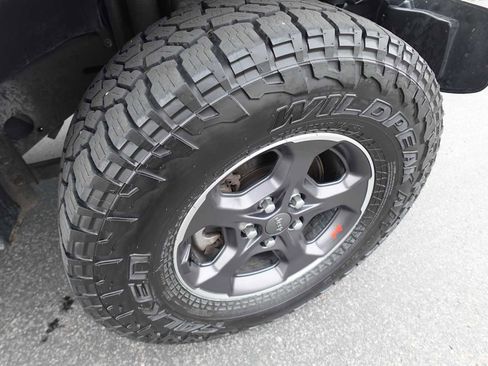 Used 2023 Jeep Gladiator Sport image 33