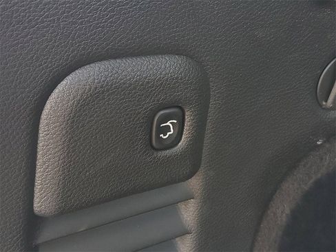 Used 2020 Jeep Grand Cherokee Overland image 13