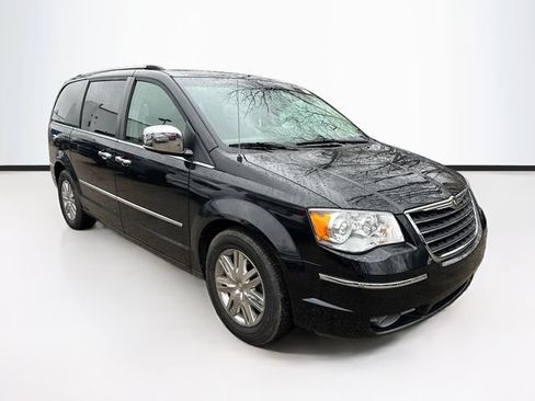 Used 2008 Chrysler Town & Country Limited w/ Flexible Seating Group image 1
