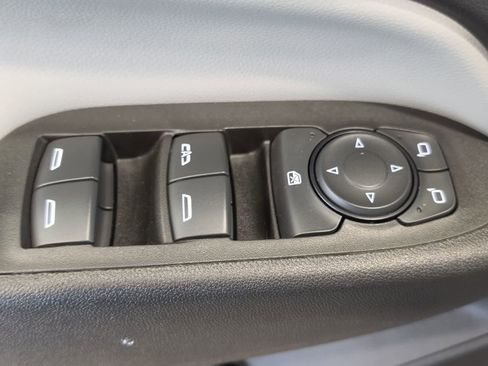 Used 2018 Chevrolet Equinox LT AWD/4WD image 17