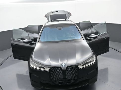 Used 2024 BMW iX xDrive50 w/ Premium Package AWD/4WD image 38