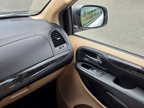 Used 2015 Dodge Grand Caravan American Value Package w/ UConnect Hands-Free Group FWD image 27