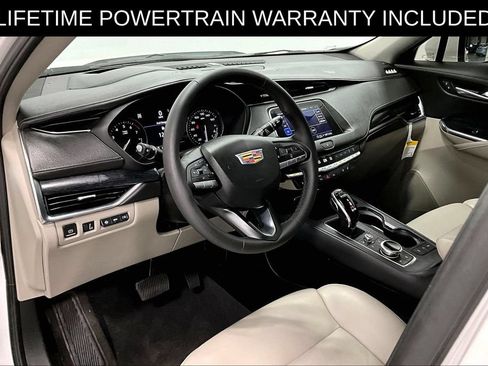 Used 2023 Cadillac XT4 Premium Luxury w/ Technology Package AWD/4WD image 16