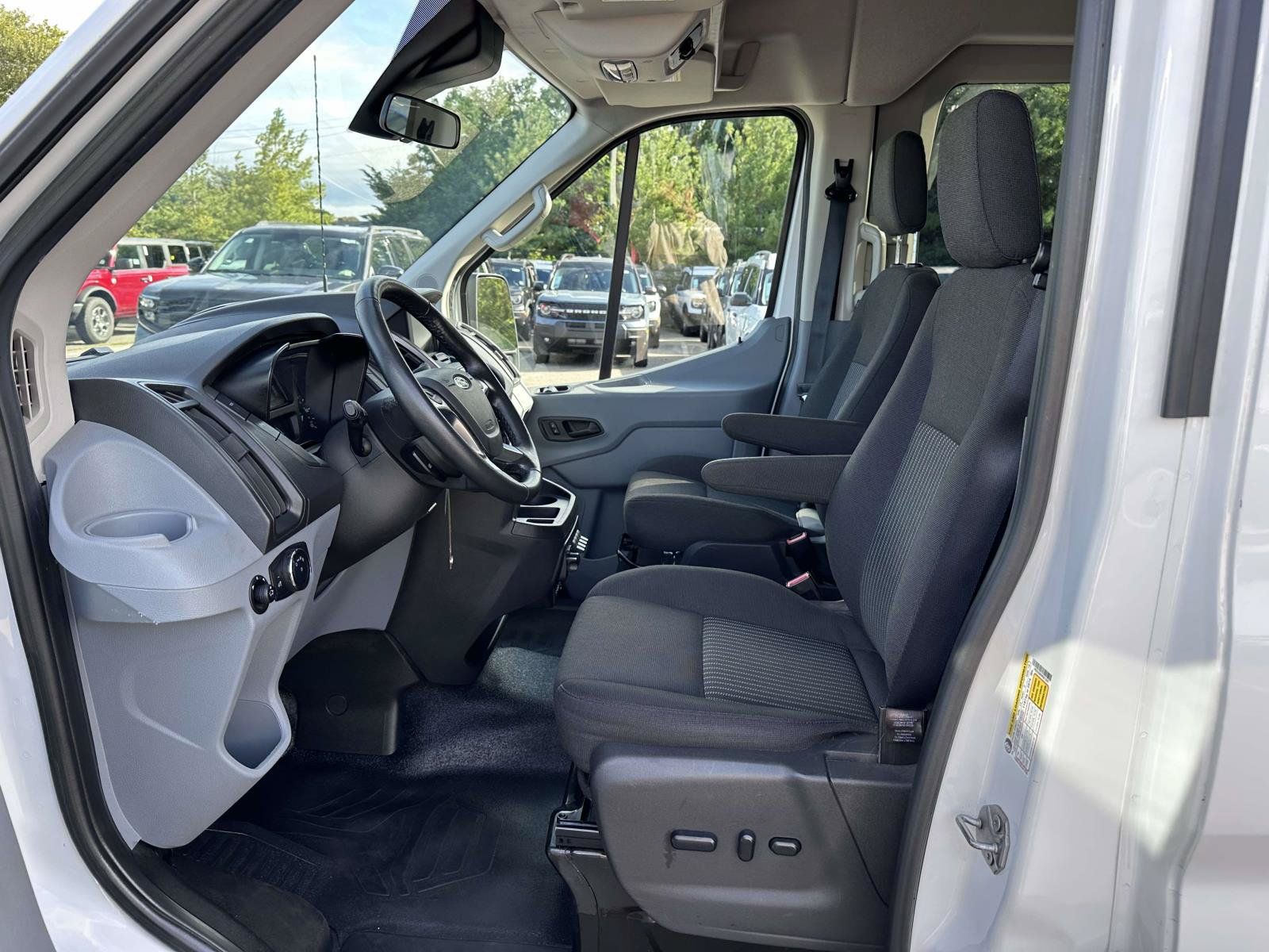 Used 2015 Ford Transit 350 XLT RWD image 14