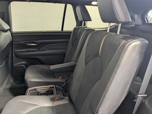 Certified 2026 Toyota Grand Highlander AWD Hybrid image 31