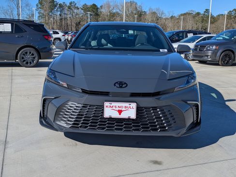 New 2026 Toyota Camry SE image 2