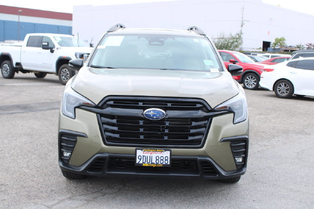 Used 2023 Subaru Ascent Onyx Edition AWD/4WD image 2