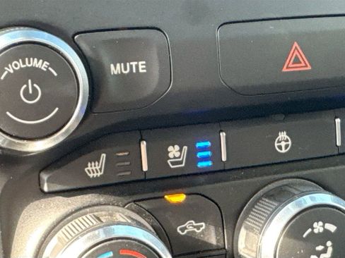 Used 2020 RAM 1500 Laramie AWD/4WD image 20