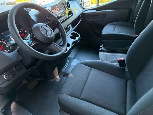 Used 2026 Mercedes-Benz Sprinter 2500 image 10