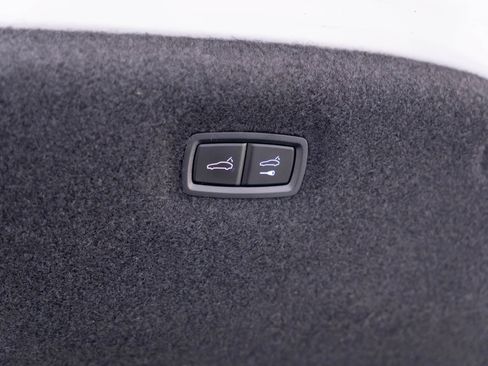 Used 2023 Porsche Taycan RWD image 36