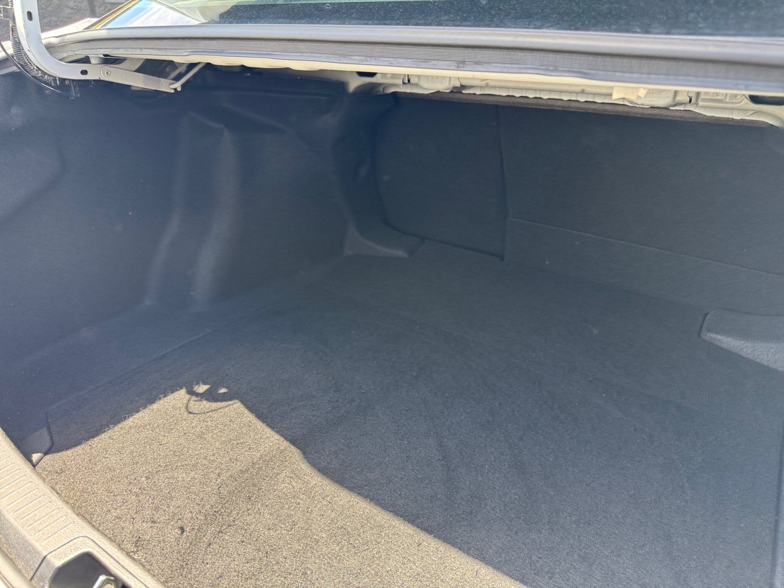Used 2025 Toyota Corolla LE FWD image 21