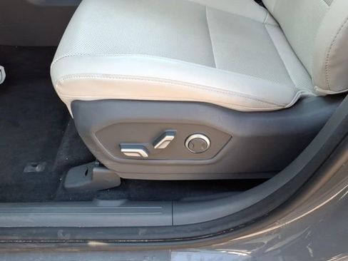 Used 2025 Hyundai Santa Fe SEL FWD image 19