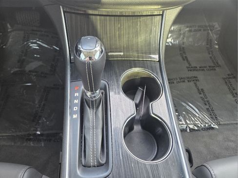 Used 2018 Chevrolet Impala LT FWD image 16