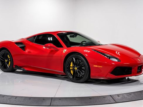 Used 2018 Ferrari 488 GTB image 35