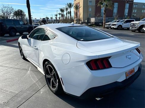 Certified 2024 Ford Mustang Coupe image 5