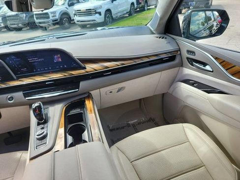 Used 2023 Cadillac Escalade ESV Sport Platinum w/ LPO, Floor Liner Package image 23