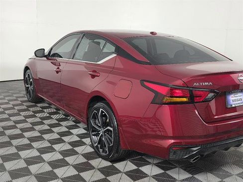 Used 2024 Nissan Altima 2.5 SR w/ SR Premium Package image 6