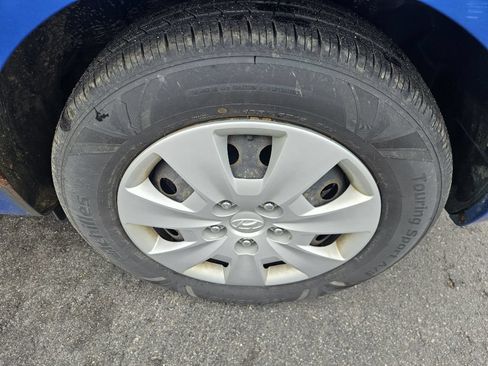 Used 2011 Hyundai Elantra GLS FWD image 21