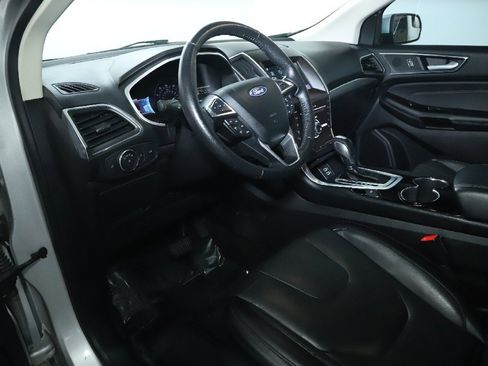 Used 2018 Ford Edge Titanium image 17