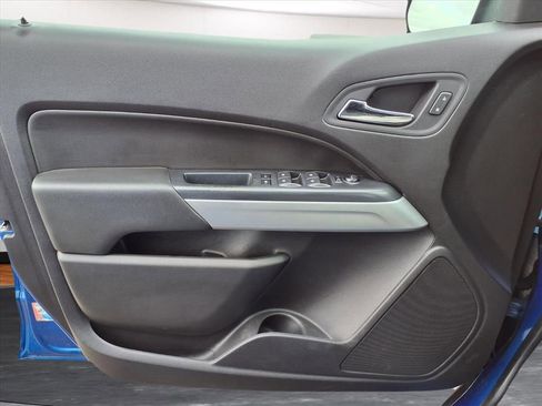 Used 2018 Chevrolet Colorado ZR2 image 17