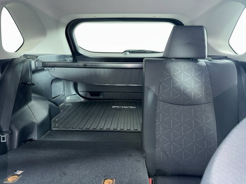 Used 2019 Toyota RAV4 XLE image 5