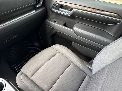 Used 2024 Chevrolet Silverado 1500 LT RWD image 16