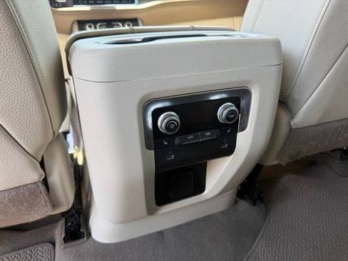 Used 2022 GMC Yukon XL Denali AWD/4WD image 19