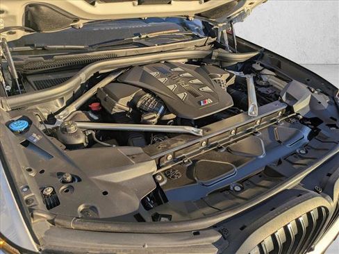 Used 2025 BMW X7 M60i w/ Executive Package image 27