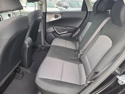 Used 2023 Kia Soul LX image 12