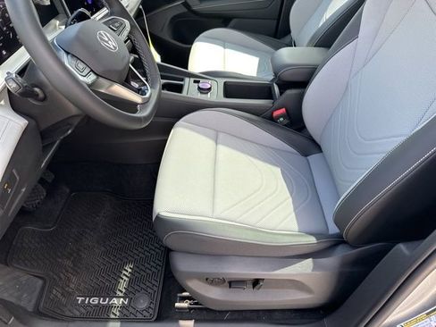 New 2026 Volkswagen Tiguan SE AWD/4WD image 11