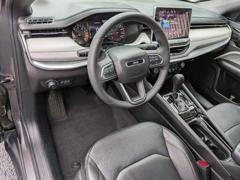 Used 2023 Jeep Compass Limited AWD/4WD image 10