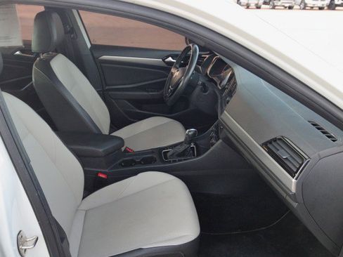 Used 2020 Volkswagen Jetta R-Line w/ R-Line Cold Weather Package image 30