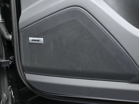 Certified 2025 Porsche Cayenne E-Hybrid Coupe AWD/4WD image 30