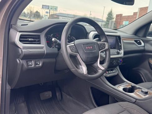 Used 2023 GMC Acadia SLE w/ LPO, Floor Liner Package FWD image 9