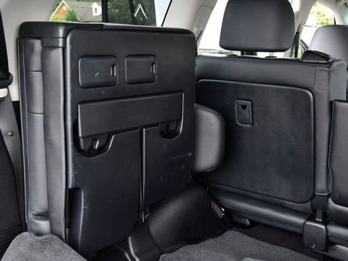 Used 2011 Lexus LX 570 4WD image 16