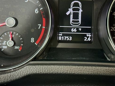 Used 2018 Volkswagen Passat 2.0T S image 12