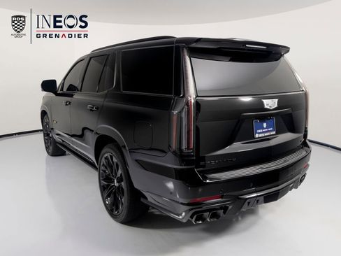 Used 2025 Cadillac Escalade V AWD/4WD image 3