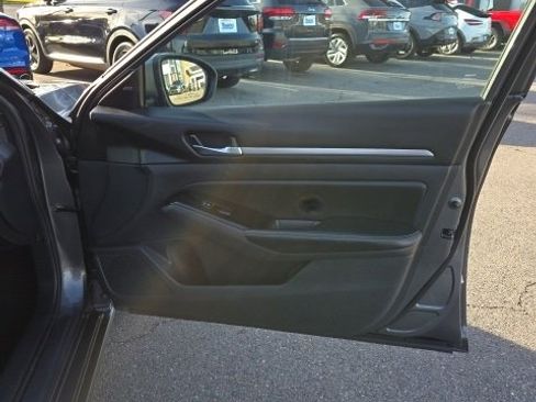 Used 2023 Nissan Altima 2.5 SV image 28