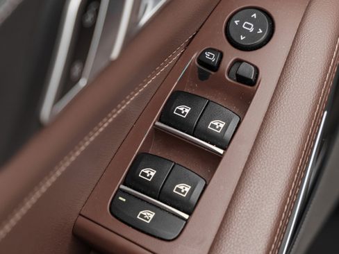 Used 2021 BMW X5 xDrive45e w/ M Sport Package image 23