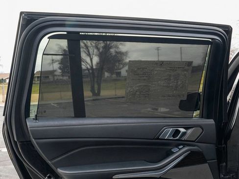 Used 2023 BMW X7 xDrive40i w/ M Sport Package image 18