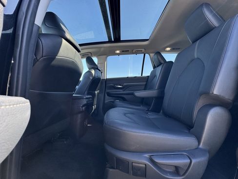 Used 2024 Toyota Grand Highlander Platinum image 20