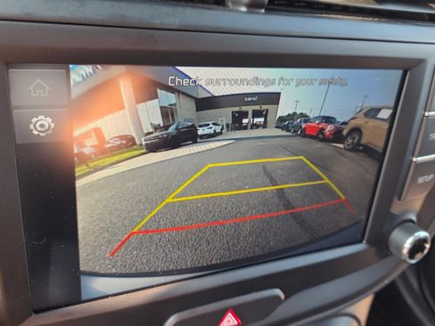 Used 2025 Kia Soul LX w/ LX Technology Package FWD image 20