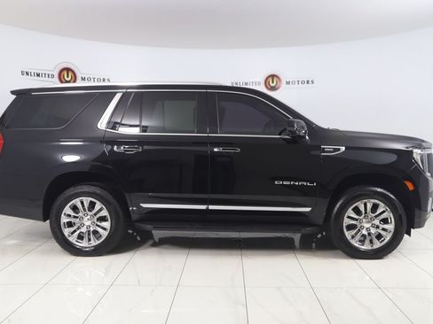 Used 2021 GMC Yukon Denali w/ Advanced Technology Package AWD/4WD image 2
