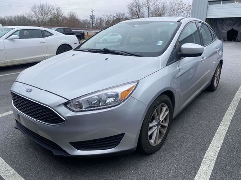 Used 2018 Ford Focus SE image 2