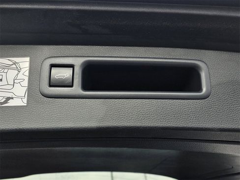 Used 2024 Toyota Highlander XSE image 28