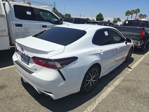 Used 2022 Toyota Camry SE w/ Carpet Mat Package (TMS) FWD image 6