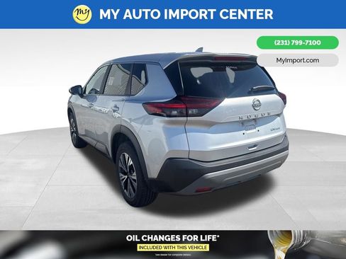 Used 2023 Nissan Rogue SV image 4