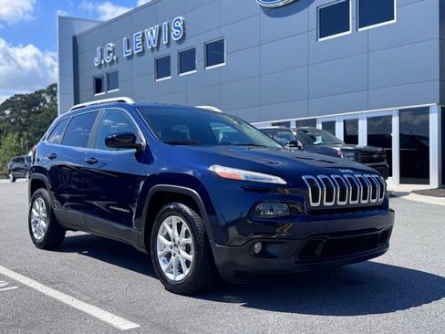Used 2014 Jeep Cherokee Latitude FWD image 1